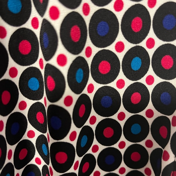 Chaus New York Women’s short sleeve Blouse - Picture 2 of 3